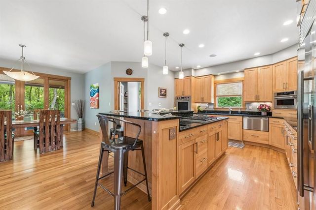 300 Hardy DRIVE, Upper St Clair, PA 15241