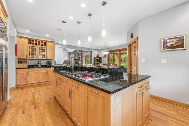 300 Hardy DRIVE, Upper St Clair, PA 15241