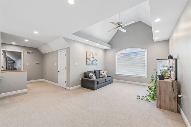 300 Hardy DRIVE, Upper St Clair, PA 15241