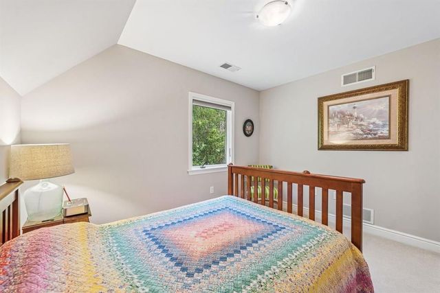 300 Hardy DRIVE, Upper St Clair, PA 15241