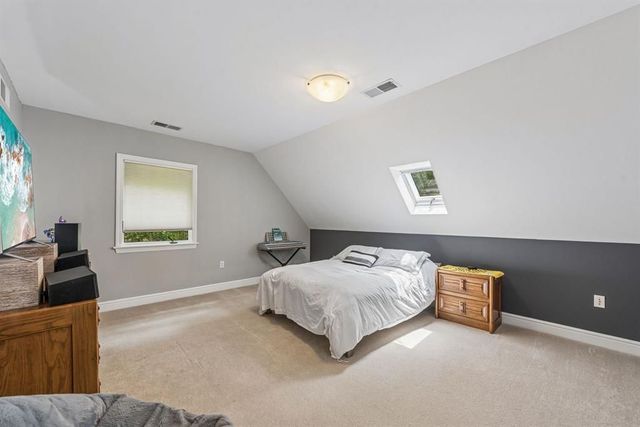 300 Hardy DRIVE, Upper St Clair, PA 15241