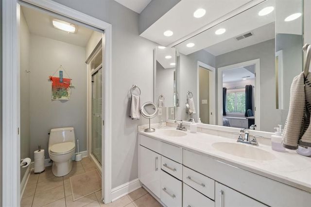 300 Hardy DRIVE, Upper St Clair, PA 15241