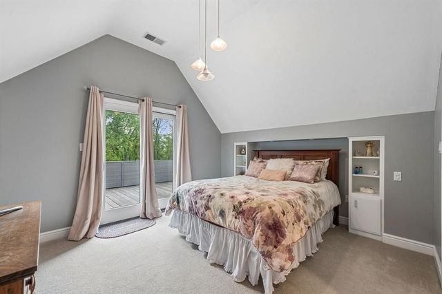 300 Hardy DRIVE, Upper St Clair, PA 15241