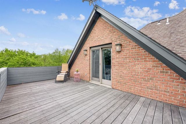 300 Hardy DRIVE, Upper St Clair, PA 15241