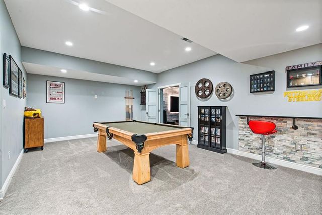 300 Hardy DRIVE, Upper St Clair, PA 15241