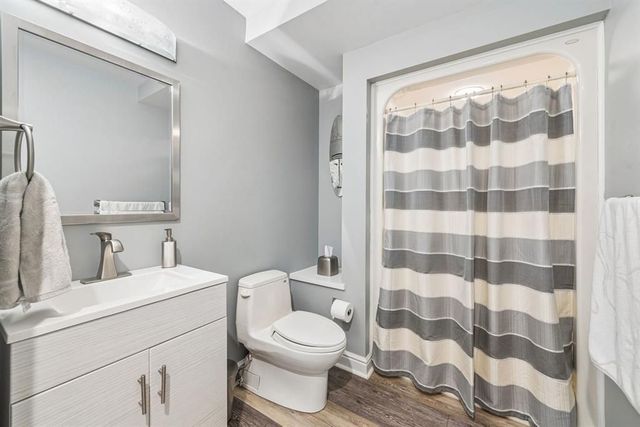 300 Hardy DRIVE, Upper St Clair, PA 15241
