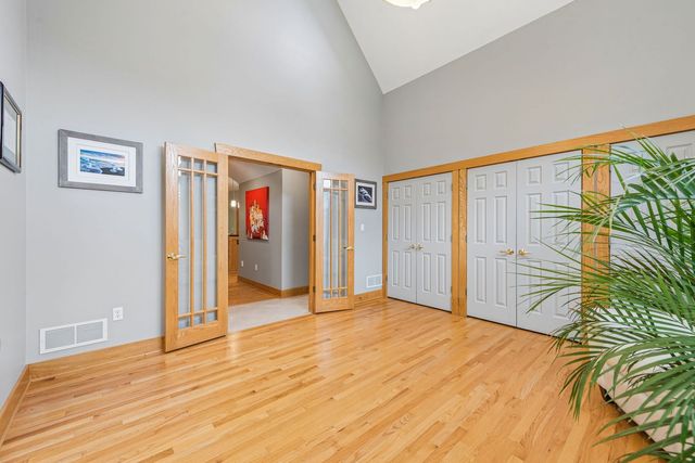 300 Hardy DRIVE, Upper St Clair, PA 15241