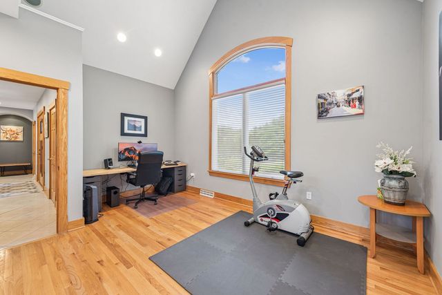 300 Hardy DRIVE, Upper St Clair, PA 15241