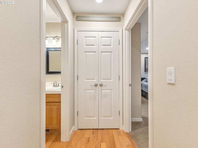 702 Sw JUNIPER Ave, Warrenton, OR 97146