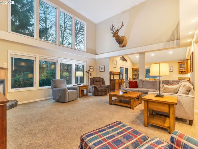 702 Sw JUNIPER Ave, Warrenton, OR 97146