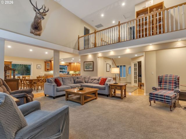 702 Sw JUNIPER Ave, Warrenton, OR 97146