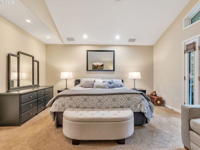 702 Sw JUNIPER Ave, Warrenton, OR 97146