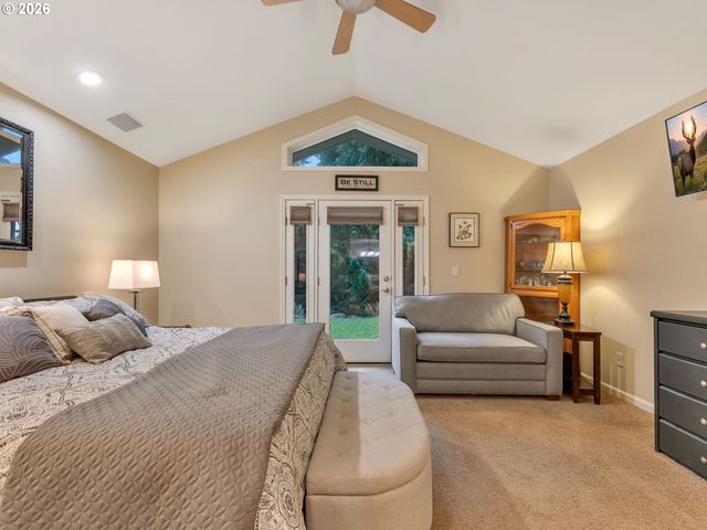 702 Sw JUNIPER Ave, Warrenton, OR 97146