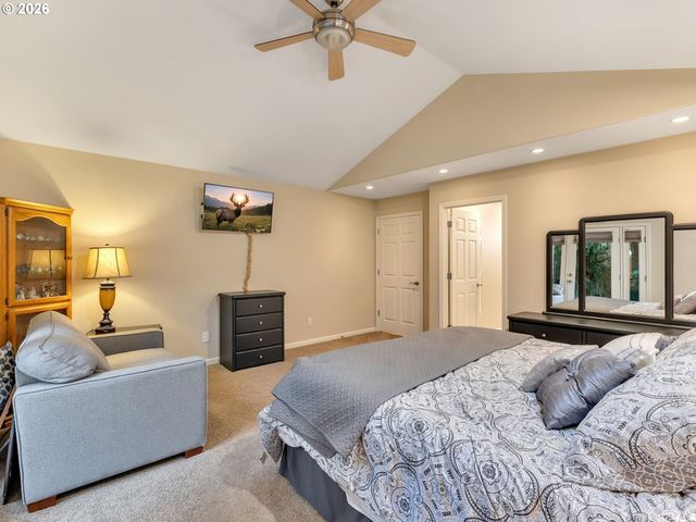 702 Sw JUNIPER Ave, Warrenton, OR 97146