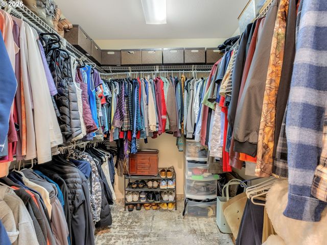 702 Sw JUNIPER Ave, Warrenton, OR 97146