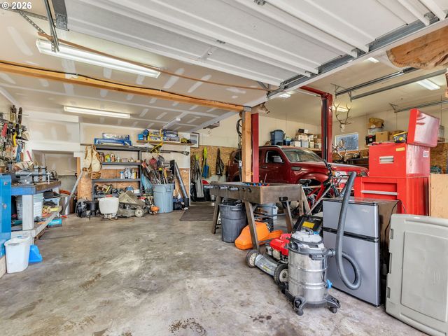 702 Sw JUNIPER Ave, Warrenton, OR 97146