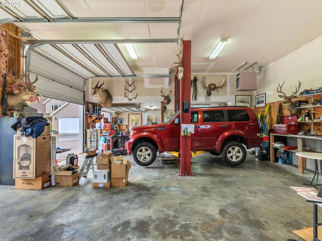 702 Sw JUNIPER Ave, Warrenton, OR 97146