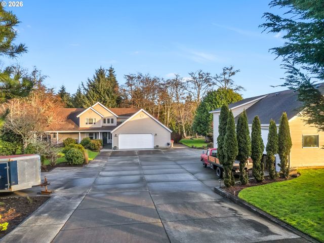 702 Sw JUNIPER Ave, Warrenton, OR 97146