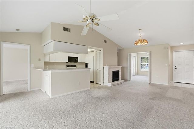 5785 Trailwinds DR 222, Fort Myers, FL 33907