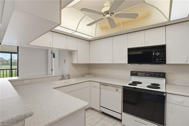 5785 Trailwinds DR 222, Fort Myers, FL 33907