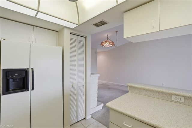 5785 Trailwinds DR 222, Fort Myers, FL 33907