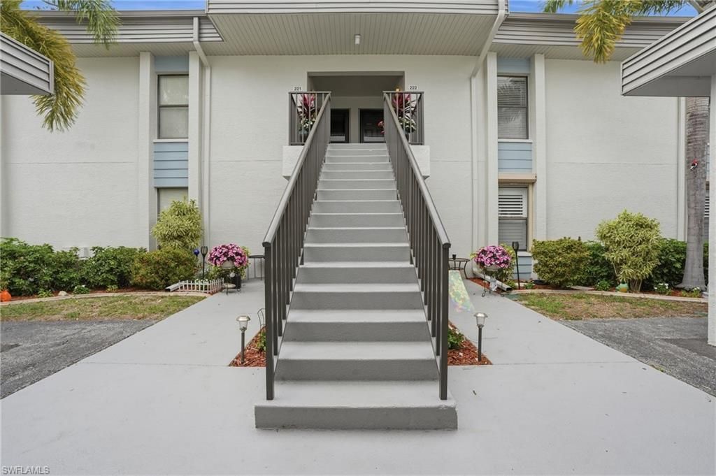 5785 Trailwinds DR 222, FORT MYERS, FL 33907 — photo 2