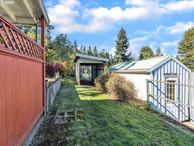 698 Grandview Ave, Scotts Mills, OR 97375