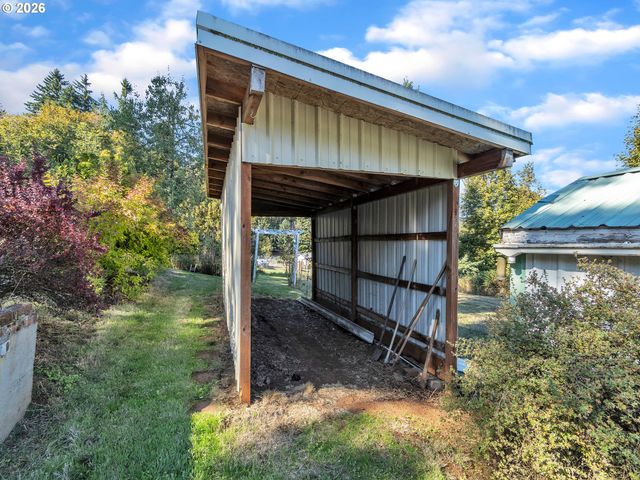698 Grandview Ave, Scotts Mills, OR 97375