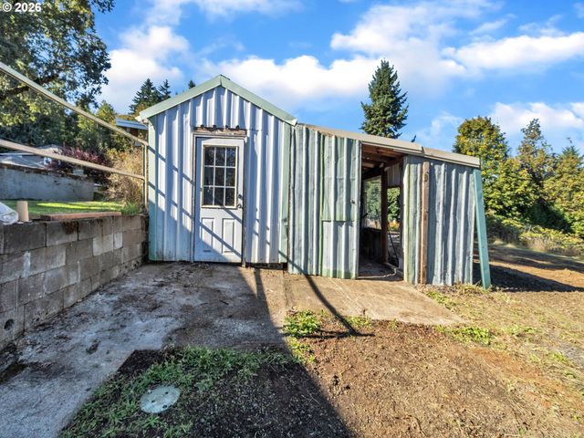 698 Grandview Ave, Scotts Mills, OR 97375