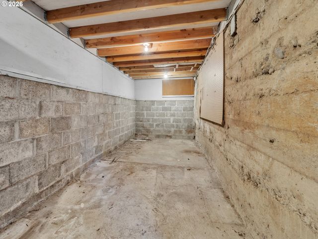 698 Grandview Ave, Scotts Mills, OR 97375