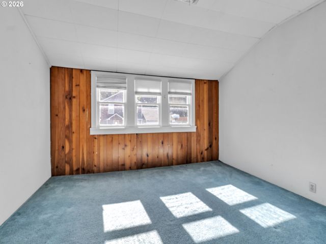 698 Grandview Ave, Scotts Mills, OR 97375