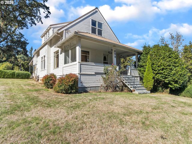 698 Grandview Ave, Scotts Mills, OR 97375