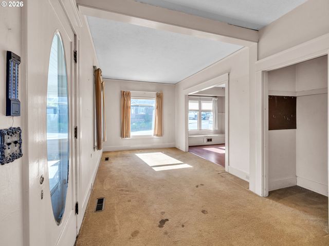 698 Grandview Ave, Scotts Mills, OR 97375