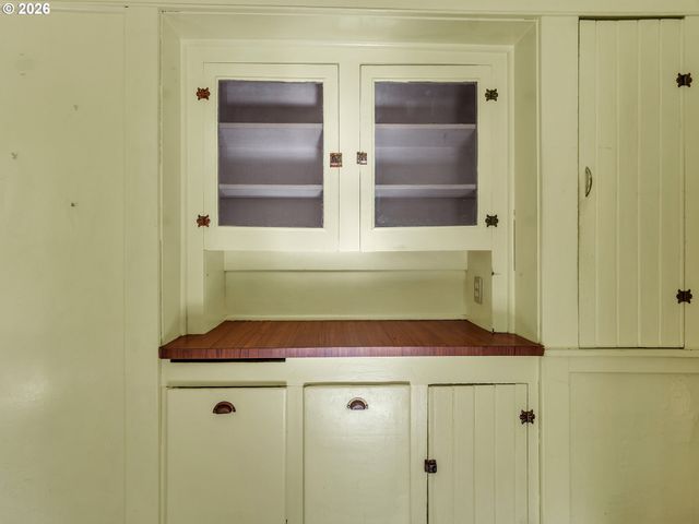 698 Grandview Ave, Scotts Mills, OR 97375