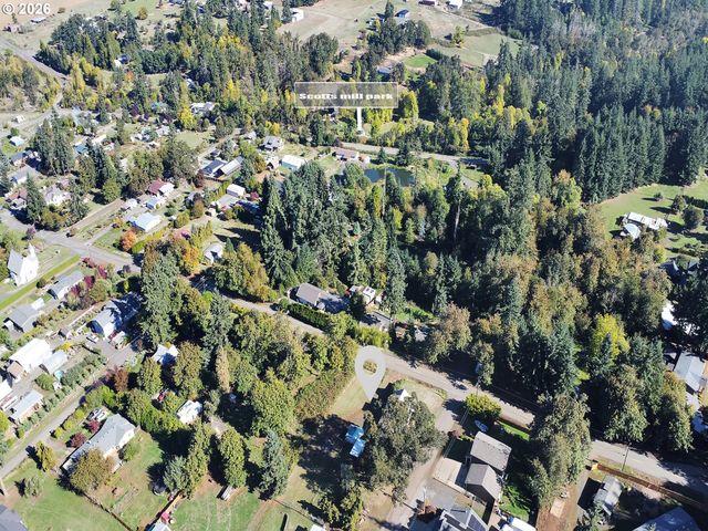 698 Grandview Ave, Scotts Mills, OR 97375