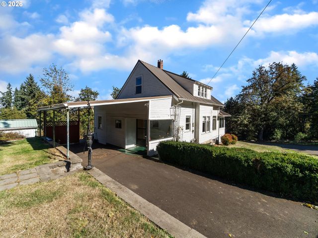 698 Grandview Ave, Scotts Mills, OR 97375