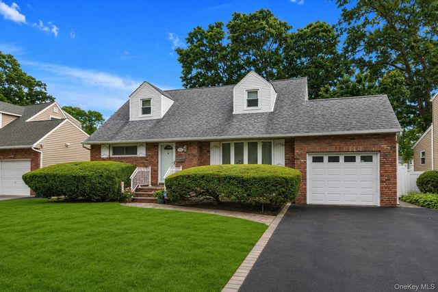 1812 Gormley Avenue, Merrick, NY 11566