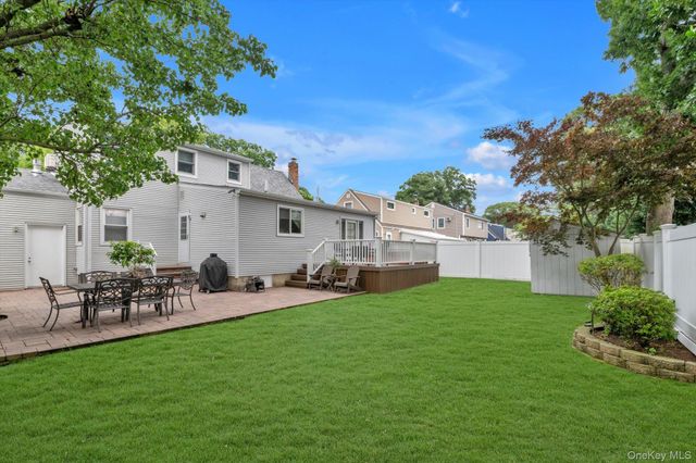 1812 Gormley Avenue, Merrick, NY 11566