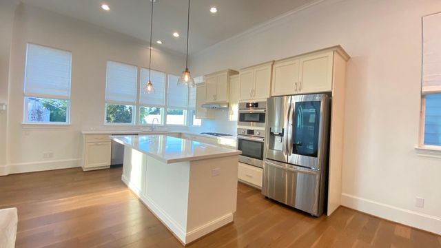 2230 Lou Ellen Lane D, Houston, TX 77018