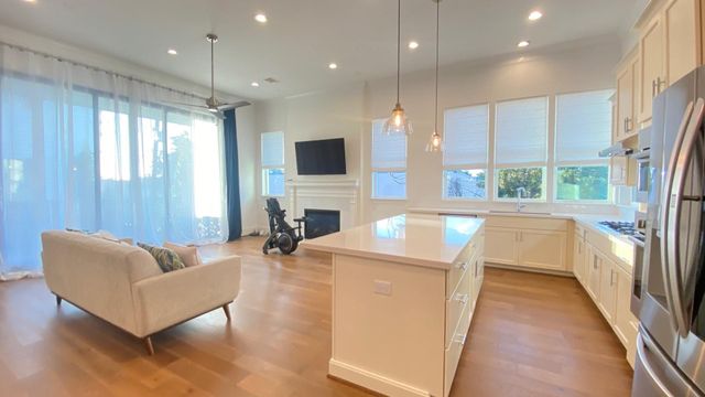 2230 Lou Ellen Lane D, Houston, TX 77018