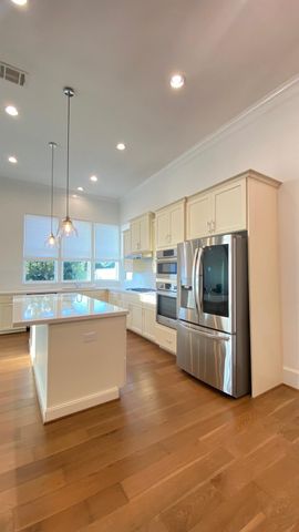 2230 Lou Ellen Lane D, Houston, TX 77018