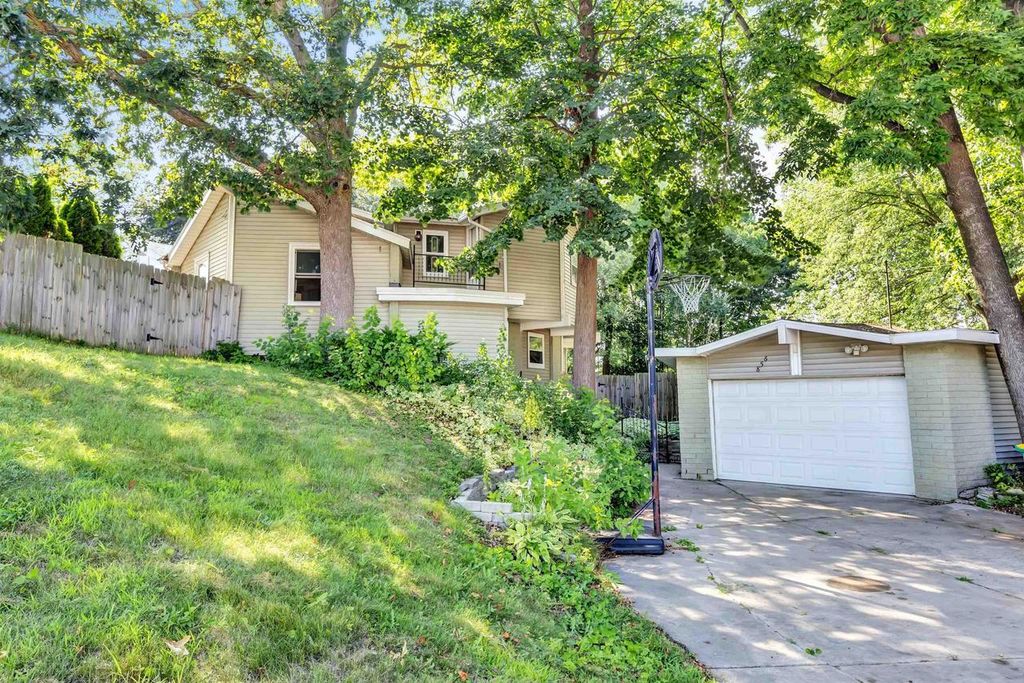 856 ALPINE DRIVE, Green Bay, WI 54311