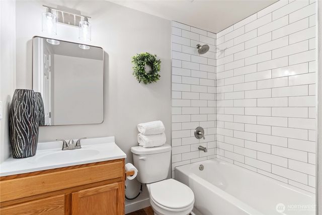 17022 190th Avenue E, Renton, WA 98058