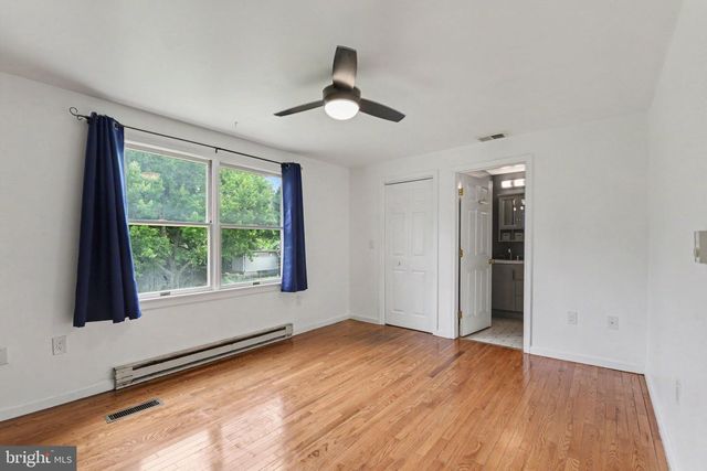 922 VALLEY RD, Enola, PA 17025