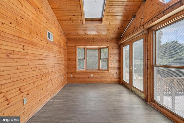 922 VALLEY RD, Enola, PA 17025
