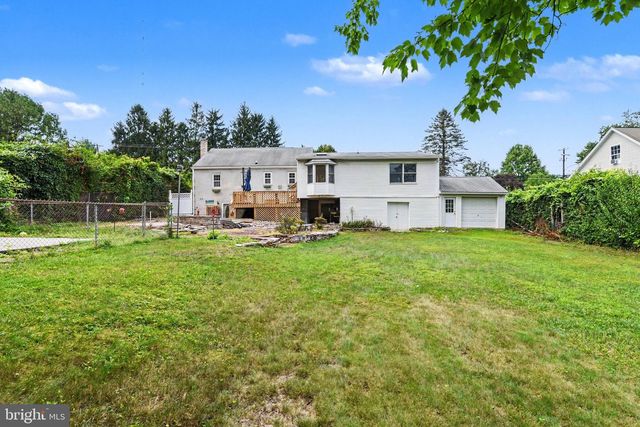 922 VALLEY RD, Enola, PA 17025