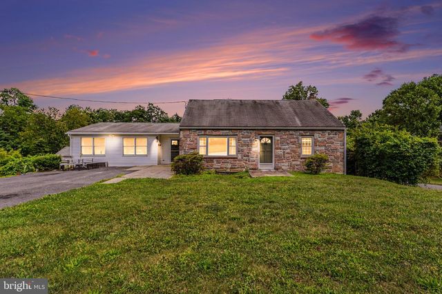 922 VALLEY RD, Enola, PA 17025