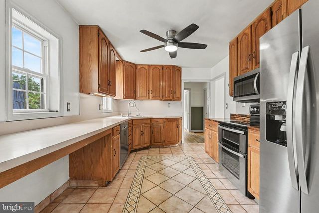922 VALLEY RD, Enola, PA 17025
