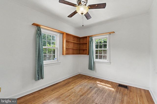 922 VALLEY RD, Enola, PA 17025