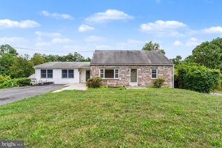 922 VALLEY RD, Enola, PA 17025